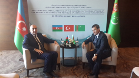 Azerbaijani, Turkmen FMs mull co-op on Caspian Sea